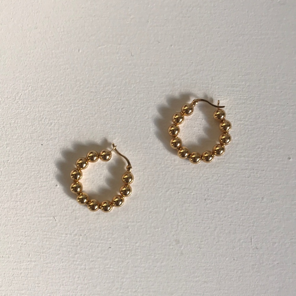 Mejuri metallic sphere hoops
